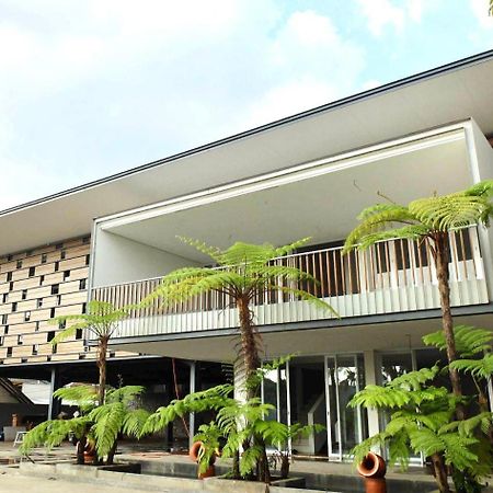 Proven Living Hotell Bandung Exteriör bild