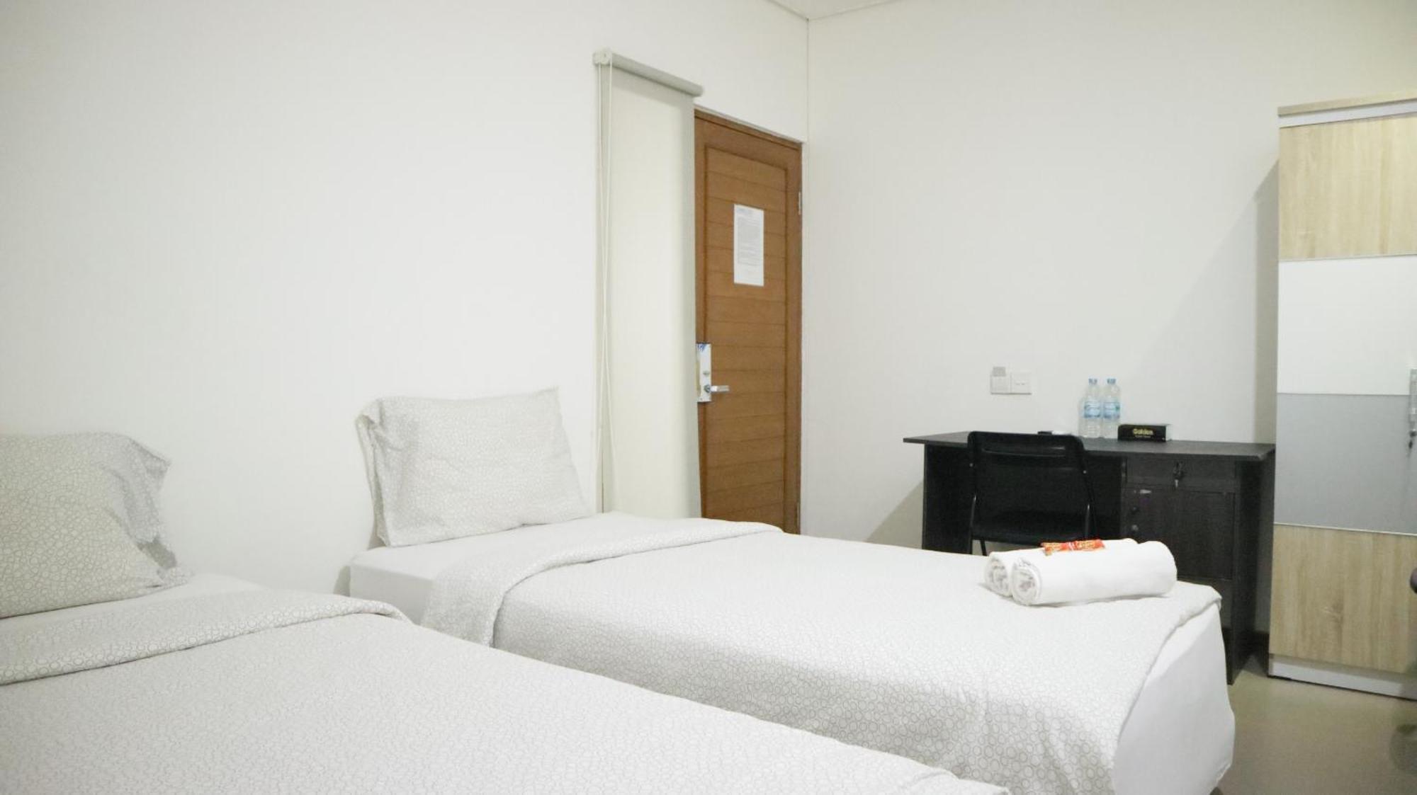 Proven Living Hotell Bandung Exteriör bild