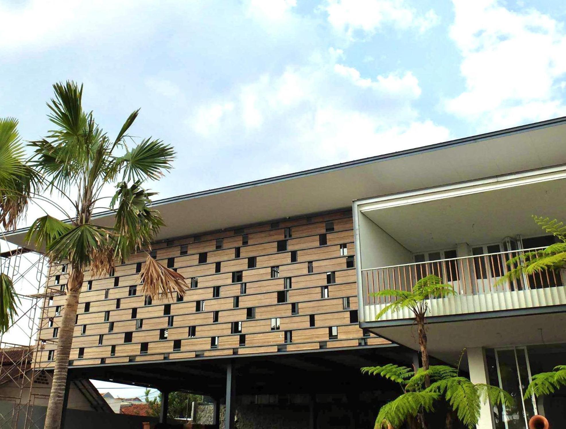 Proven Living Hotell Bandung Exteriör bild